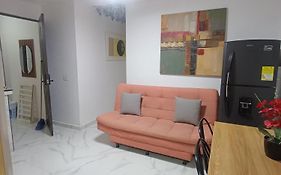 E2V LINDO y RENOVADO APARTAMENTO EN LAURELES ESTADiO
